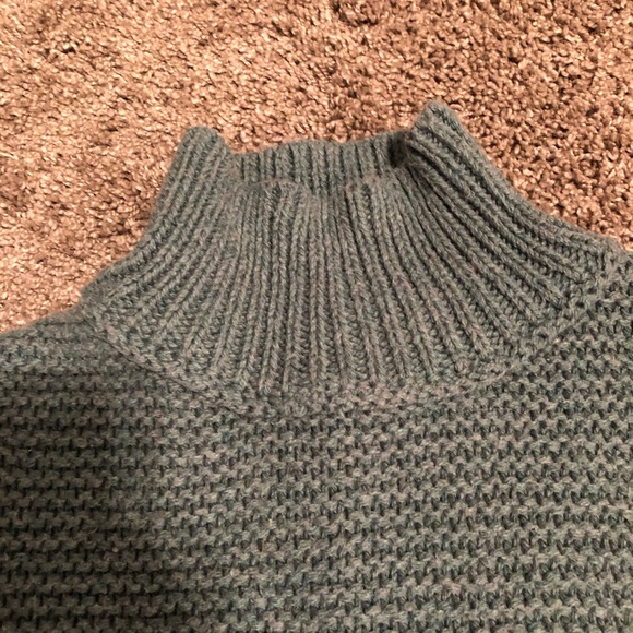 Beautiful Sweater - Picture 3 of 6